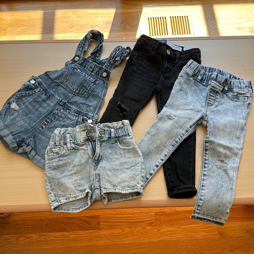 4 pack of toddler girl denim size 3T